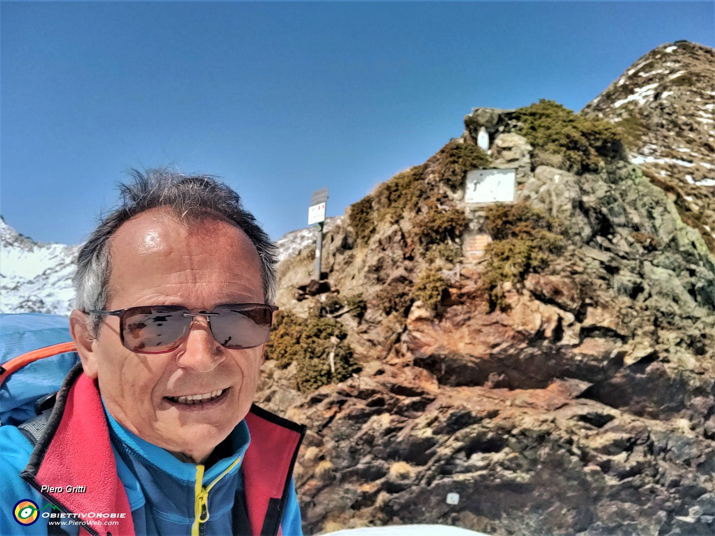 04 Alla Forcella Rossa (2055 m) con la Madonnina del G.A.M.A. -Gruppo Amici Montagna Alme.jpg